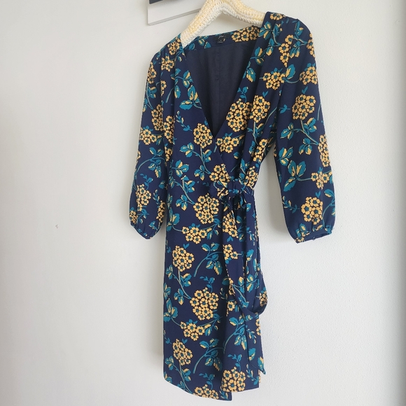 JCrew Women's Golden Floral Wrap Dress in 365 Crepe Size 4 Navy - Picture 4 of 11